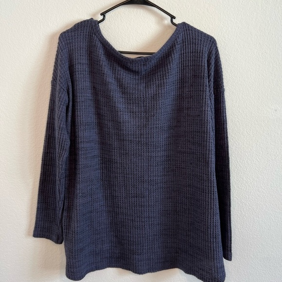 MICHAEL Stars Women’s Blue Waffle Knit Top Size Medium - Picture 3 of 7